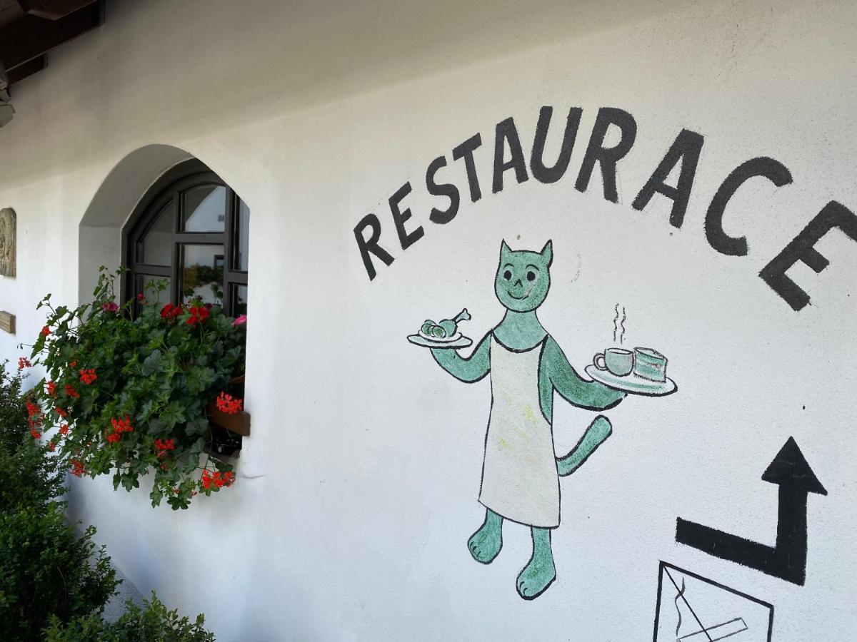 Hostinec U Pejska A Kocicky Marianske Lazne Exterior foto