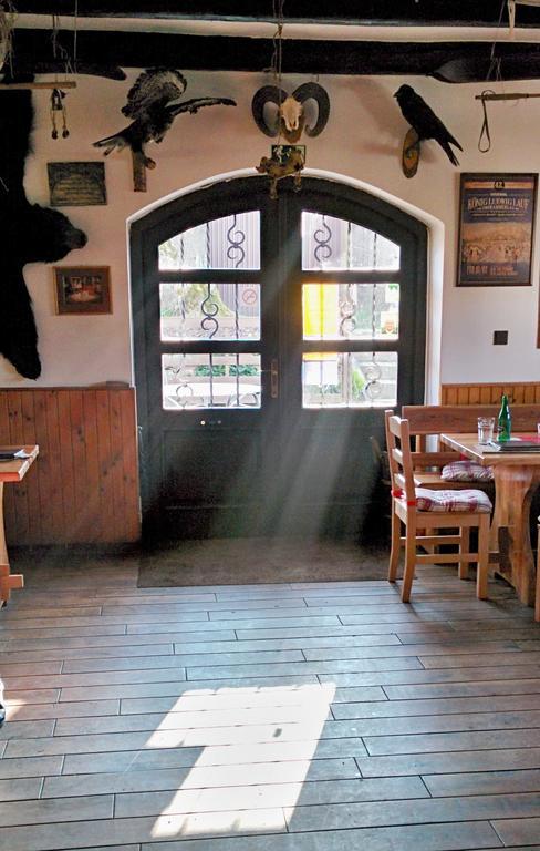 Hostinec U Pejska A Kocicky Marianske Lazne Exterior foto